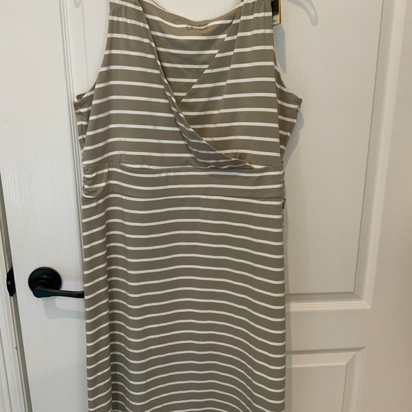 NEW W/Tags  Perfect Dress TRAVEL Comfortable  Wicking  Feature Eddie Bauer SZ XL - Picture 1 of 7